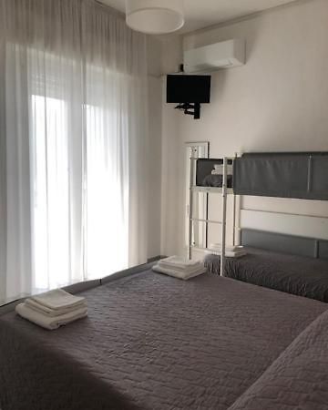 Hotel Oria Римини Экстерьер фото