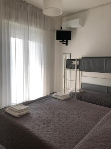 Hotel Oria Римини Экстерьер фото