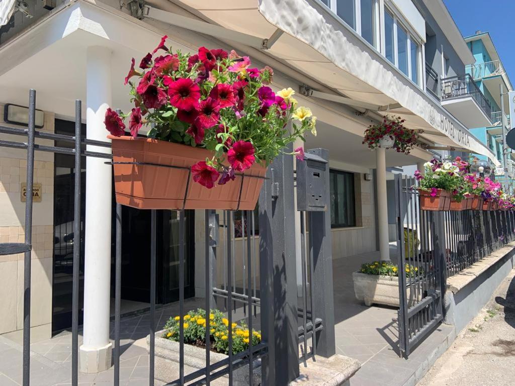 Hotel Oria Римини Экстерьер фото